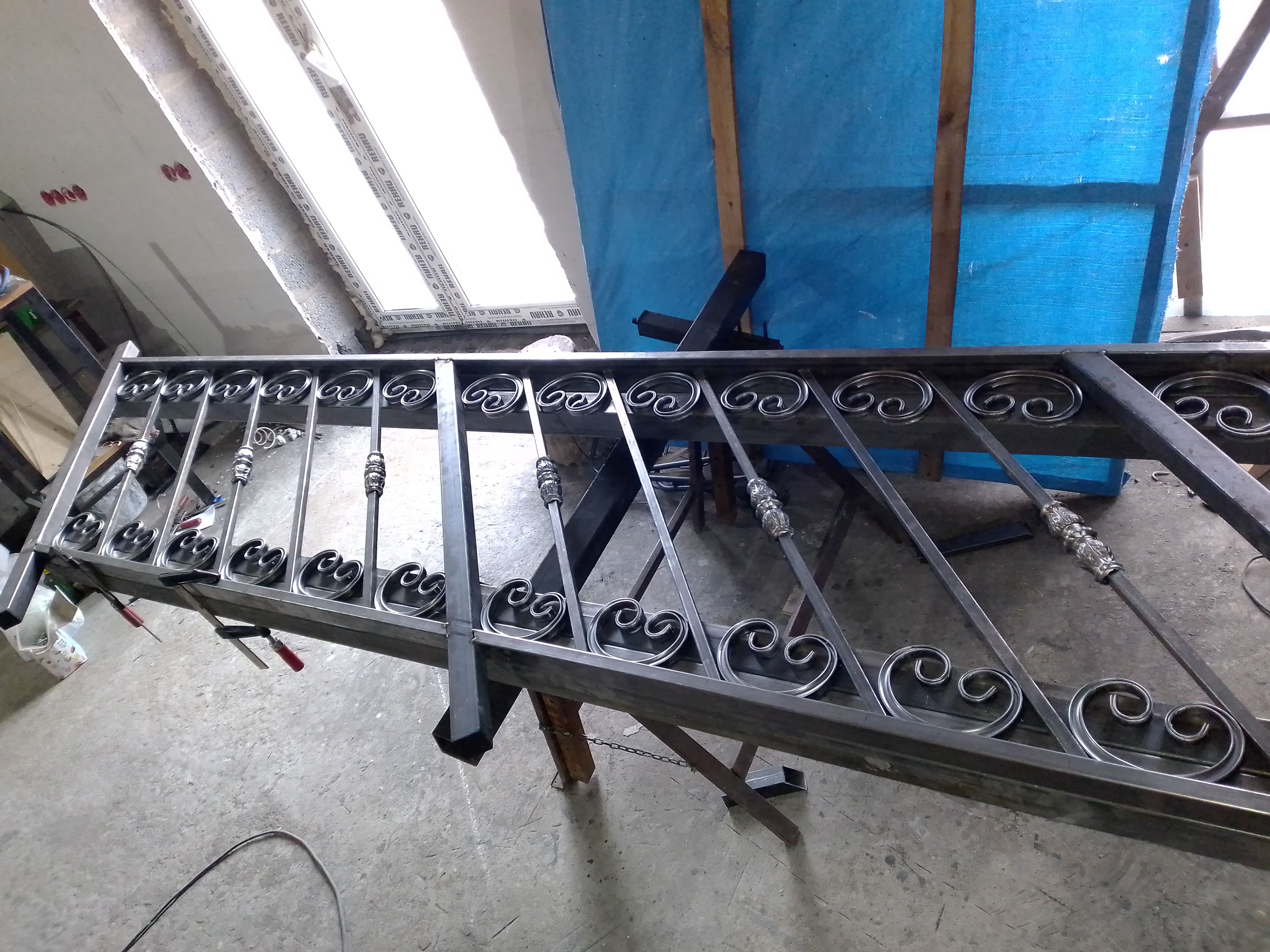 1 695-min.jpg